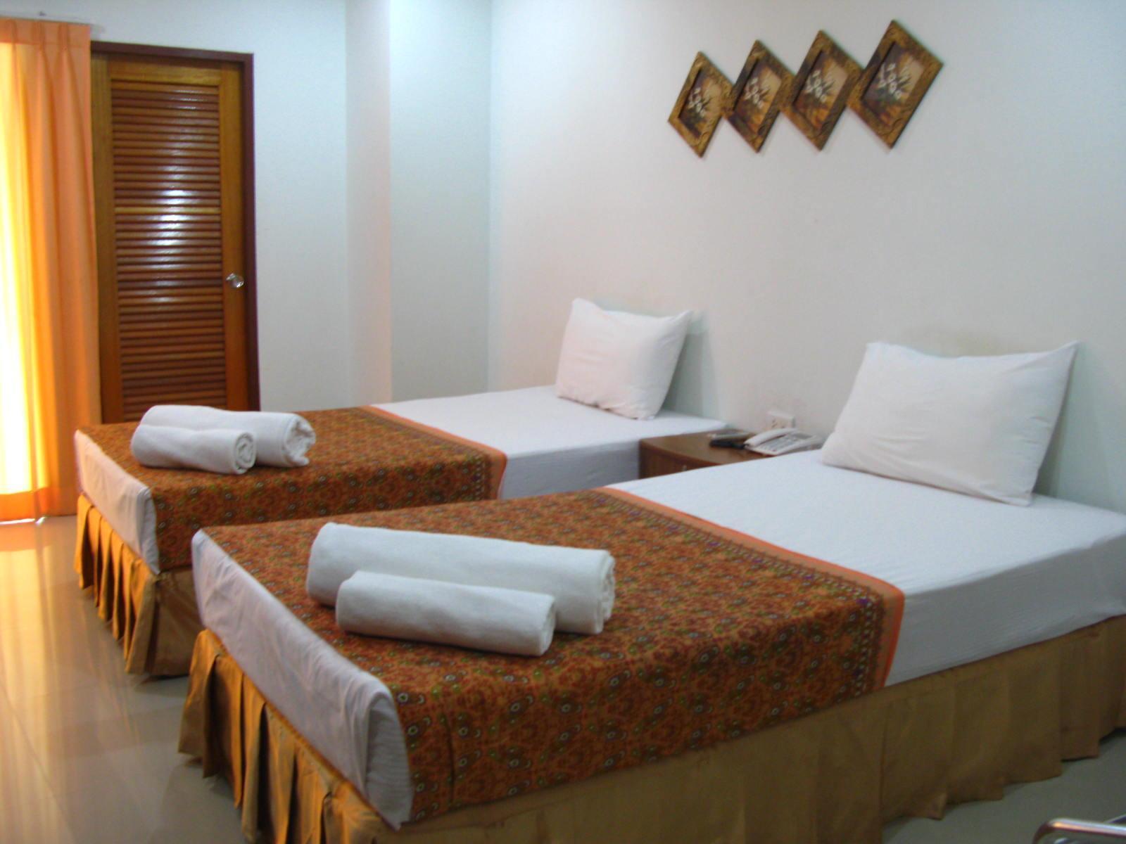 G&B Guesthouse Patong Exterior photo