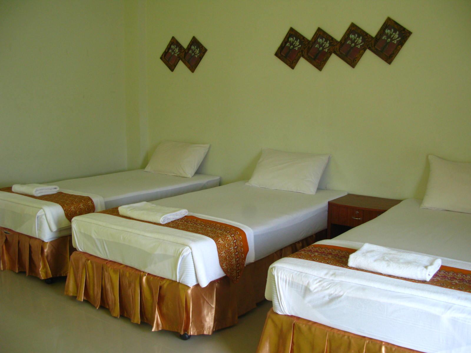 G&B Guesthouse Patong Exterior photo