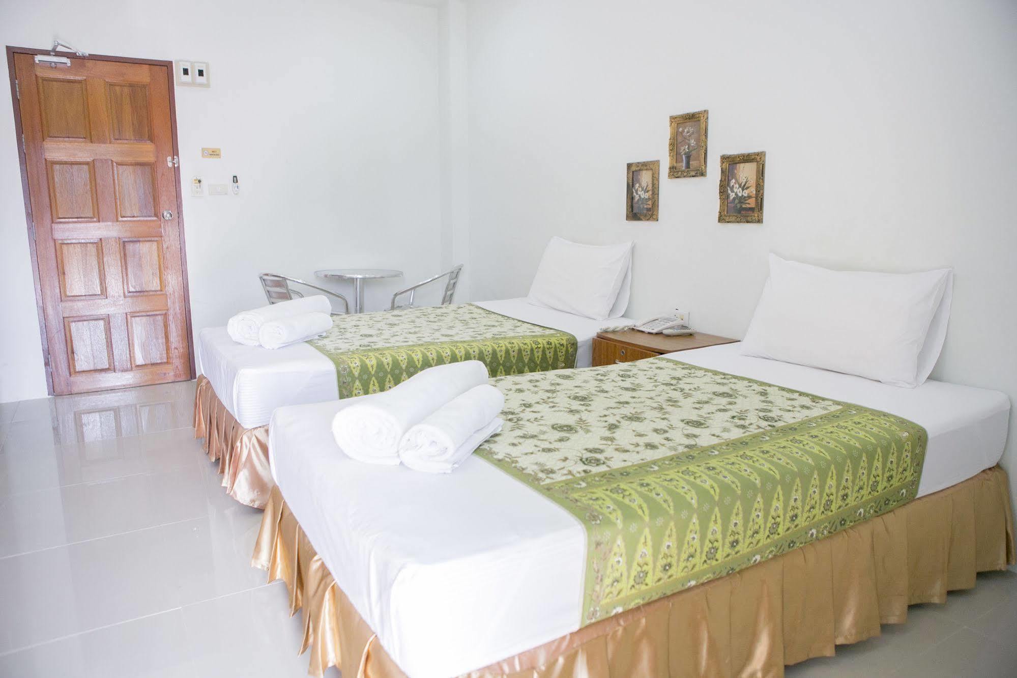 G&B Guesthouse Patong Exterior photo
